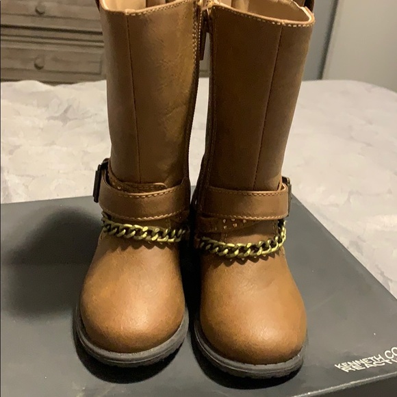 Size 6 toddler Kenneth Cole Reaction brown boots - Picture 3 of 3